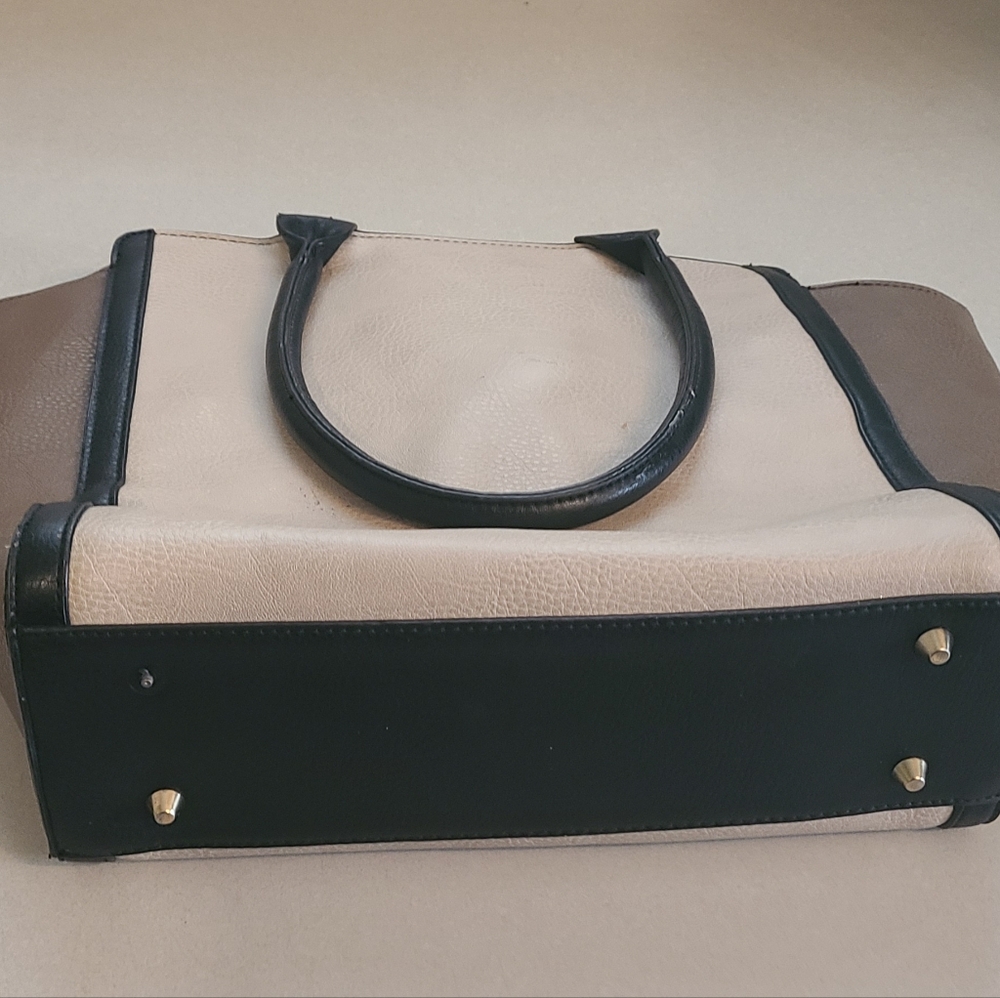 Call it Spring Purse - Picture 9 of 9
